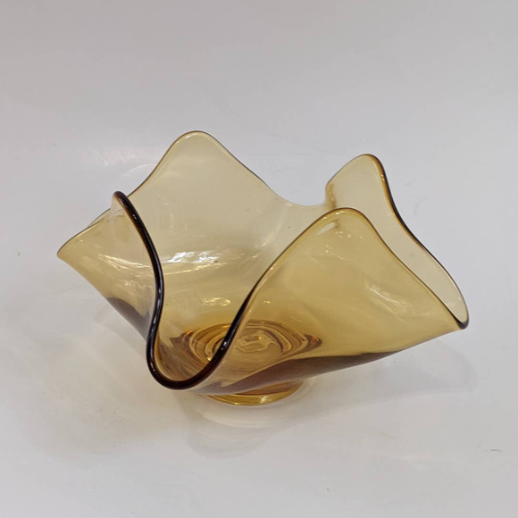 Vintage MCM Amber Ruffled Handkerchief Glass Bowl, Mid Century Decor Art Glass - Picture 9 of 10